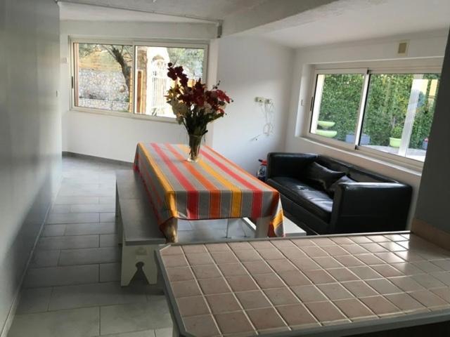 Appartement Rez De Chausse Боллен Экстерьер фото